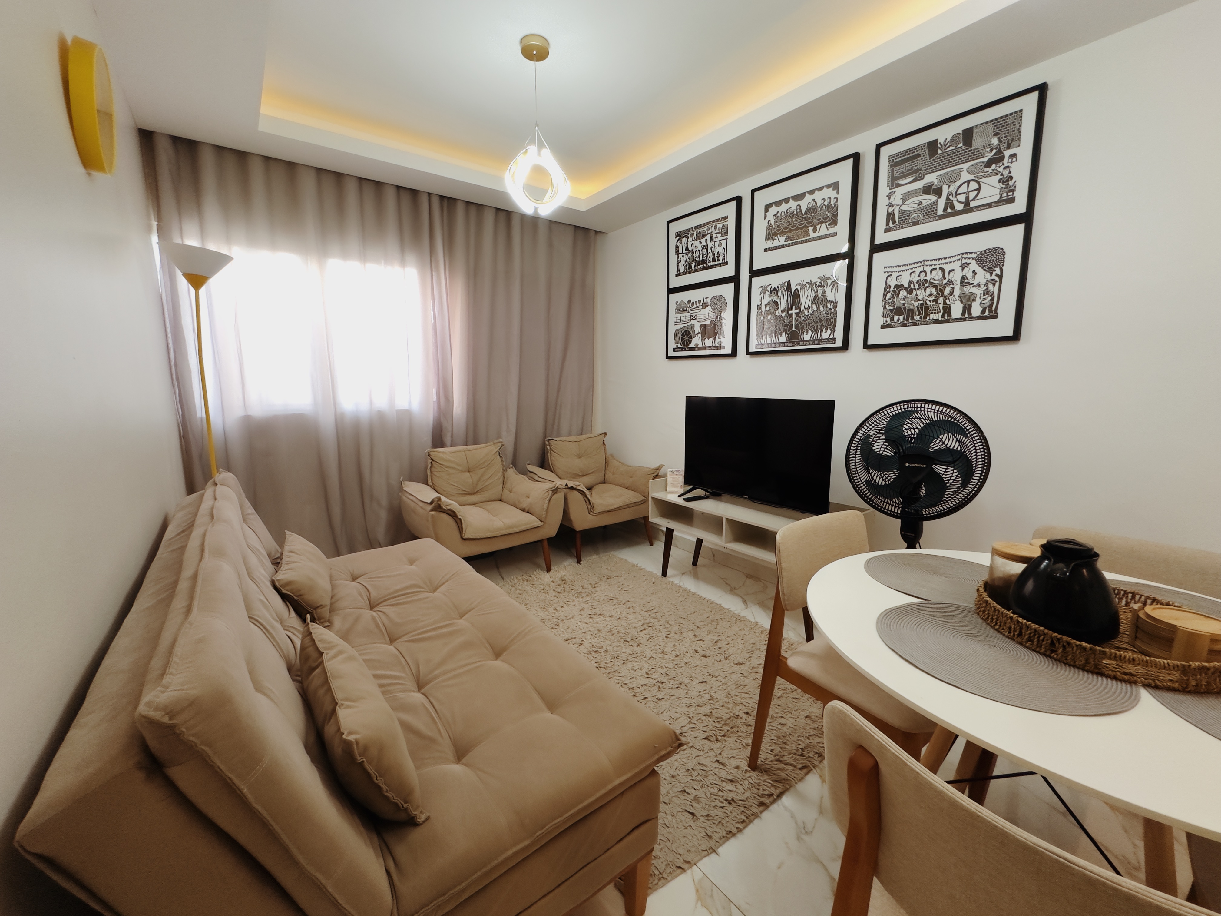 APT 303 B