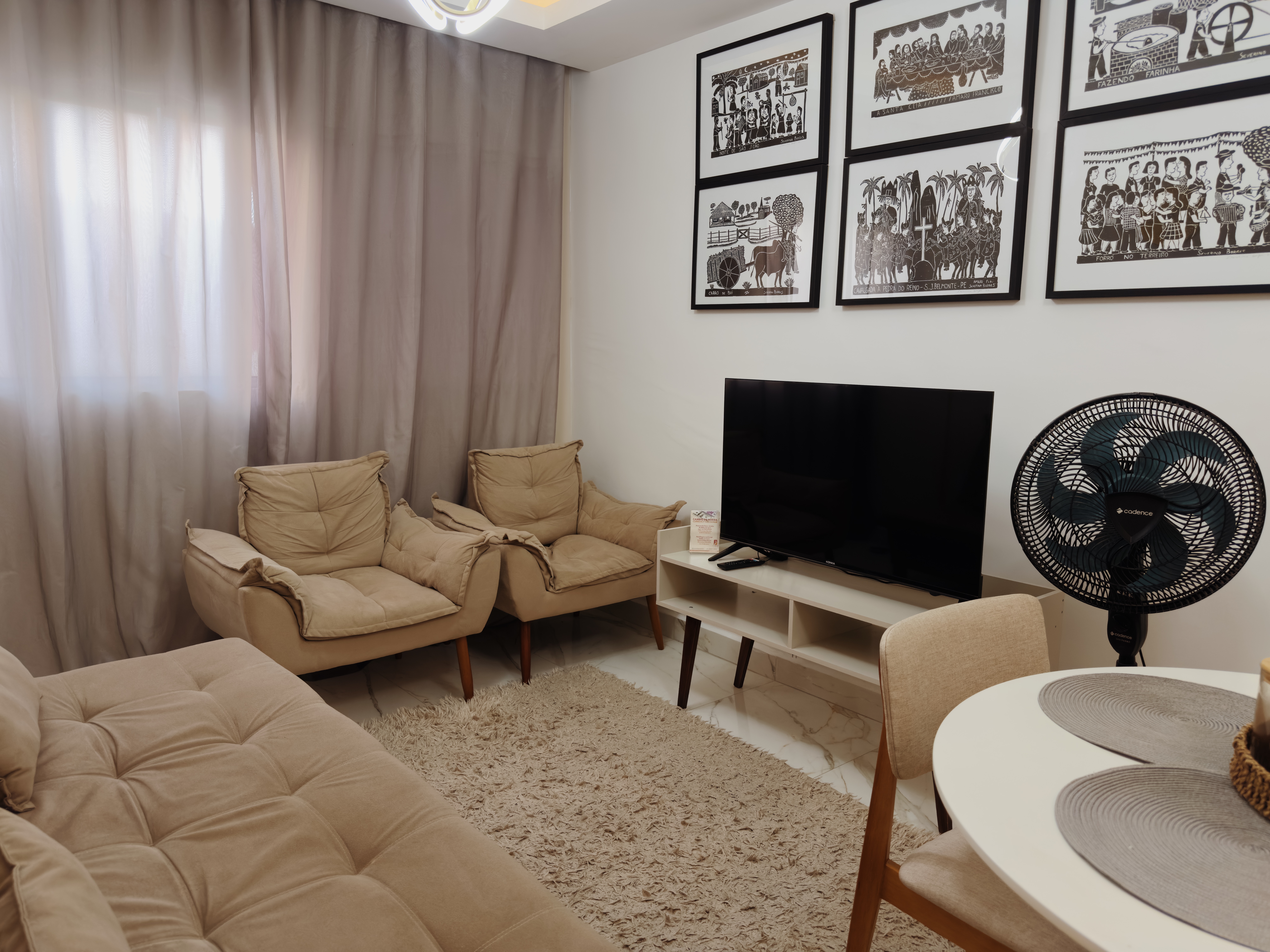 APT 303 B